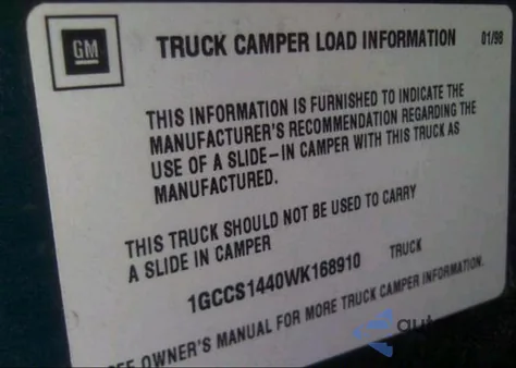 1998 Chevrolet 'S'truck z USA, uszkodzony, nr VIN 1GCCS1440WK168910